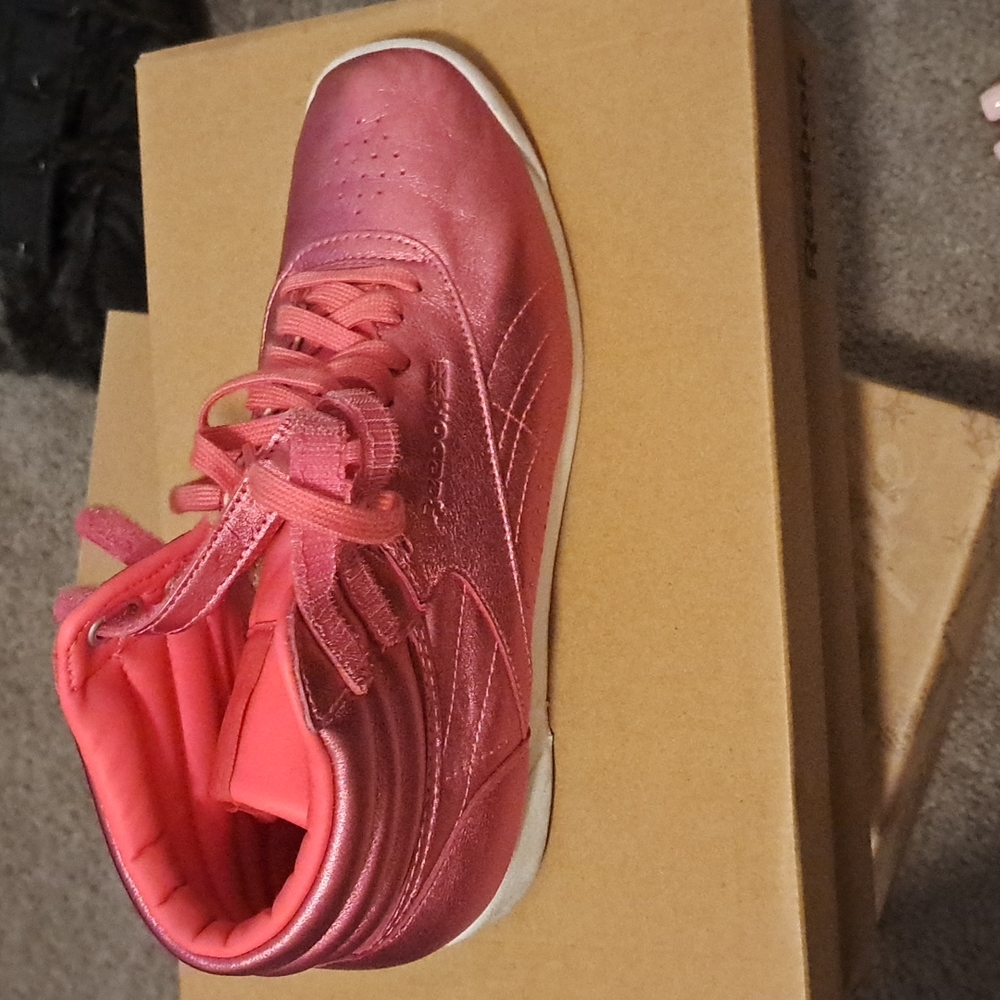 Reebok hi top tennis shoe metallic pink